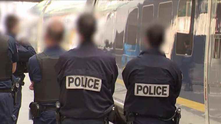 policeman beaten on a train