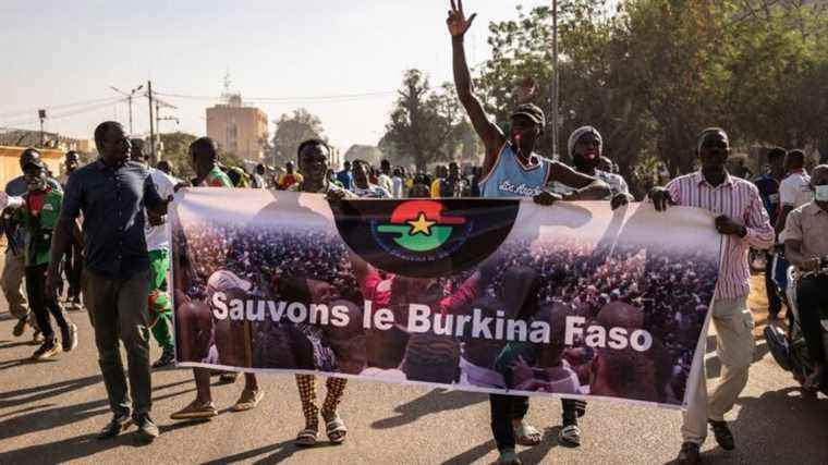 strong tension after a demonstration against the “inability” of power to counter jihadism