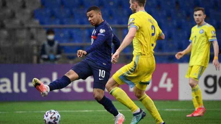 the France team against Kazakhstan to win its ticket for Qatar