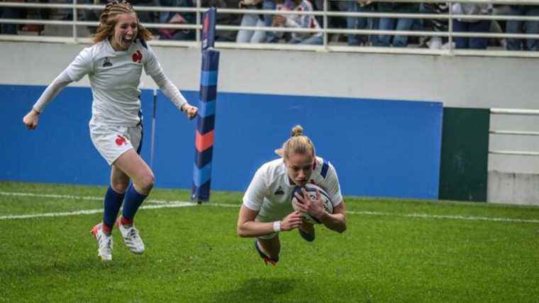 the French beat New Zealand in front of 12,000 people in Pau