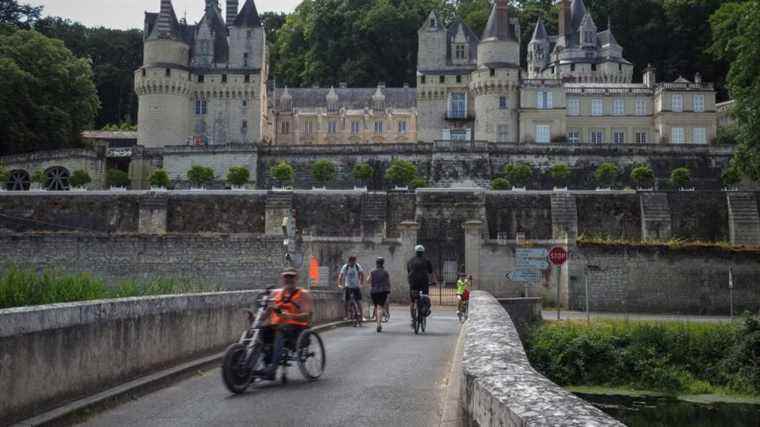 the use of images of the Château d’Ussé described as “piracy” by its owner