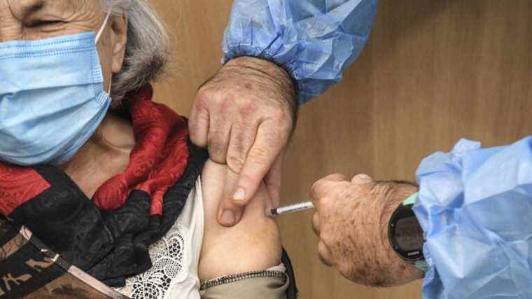 vaccination centers prepare to inject the booster dose