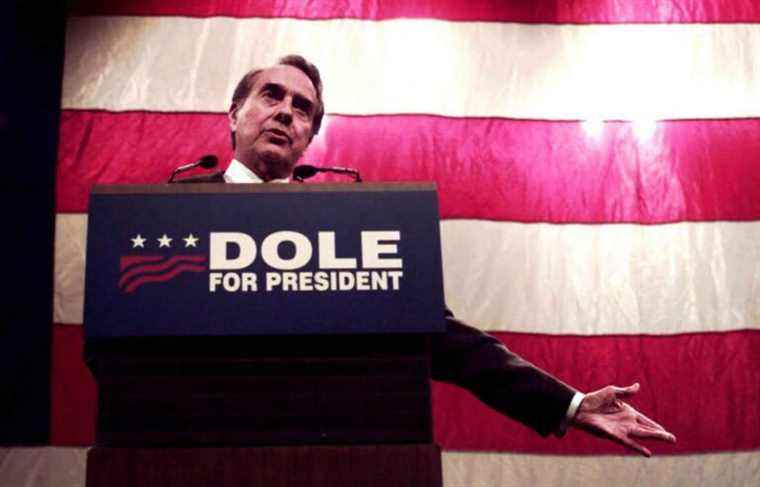 Former U.S. senator Bob Dole dies at 98