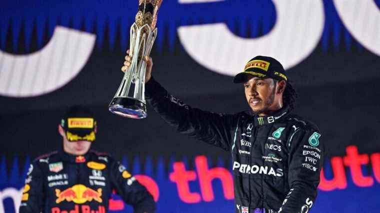 Lewis Hamilton wins ahead of Max Verstappen and Valtteri Bottas after a crazy race