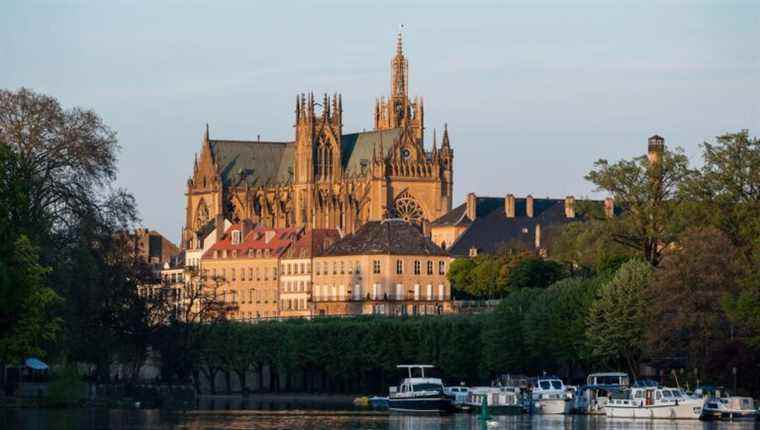 A soothing walk in winter, with the Metz boat company