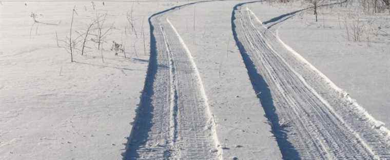 A toddler seriously injured in a snowmobile accident in Roberval