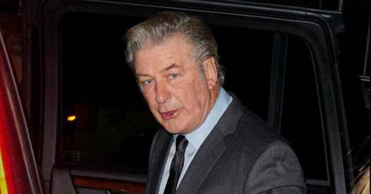 Alec Baldwin and the death of Halyna Hutchins: his cell phone seized by the police, evidence in the investigation?