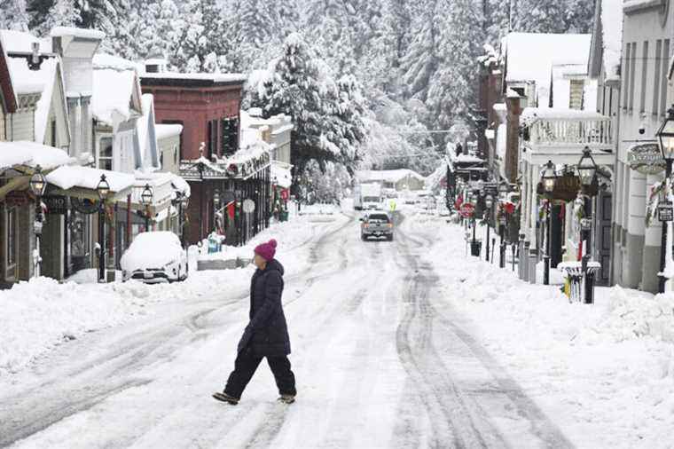 Bad Weather in Northwestern US |  California receives record amount of snow