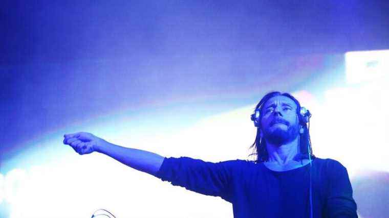 Bob Sinclar behind the France Bleu turntables for your New Year’s Eve