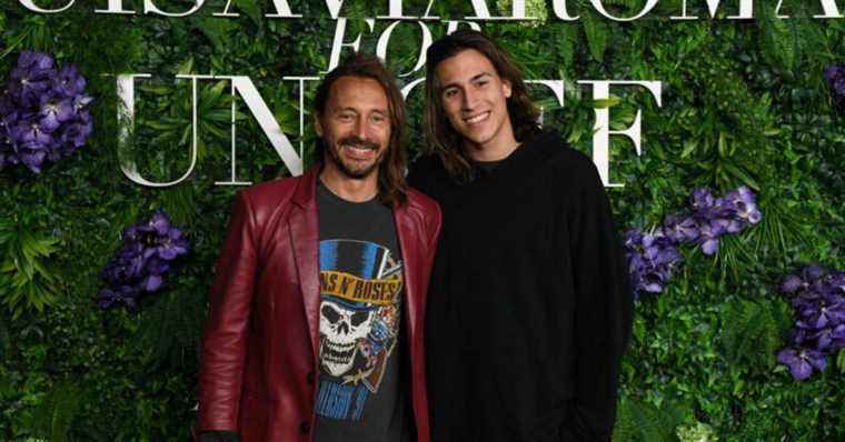 Bob Sinclar in the evening with his son Raphaël, his charming double … taller than him!