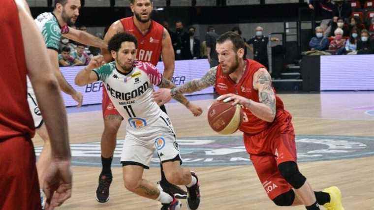 Boulazac extends leader Nic Moore for two seasons