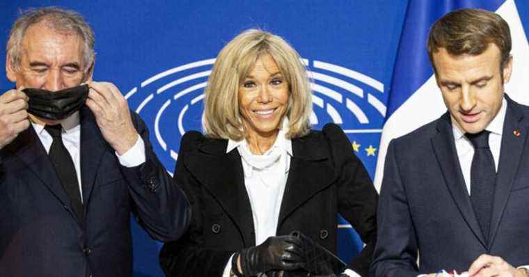 Brigitte Macron stylish for her last class in her school in Roubaix