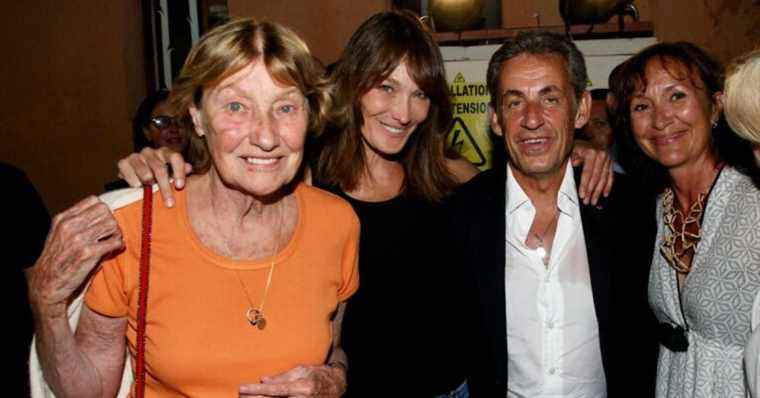 Carla Bruni: her mother Marisa Borini hospitalized at 91, she keeps smiling despite everything