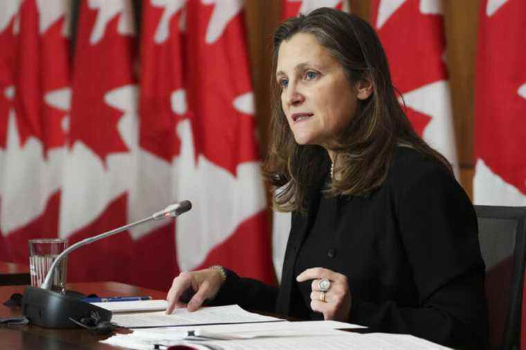 Case of COVID-19 in his team |  Chrystia Freeland will deliver its economy update virtually