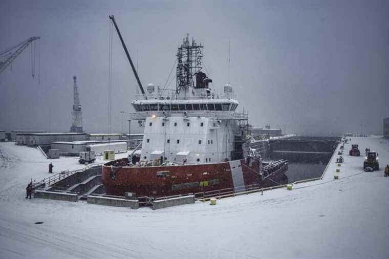 Chantier Davie arrives in Montreal