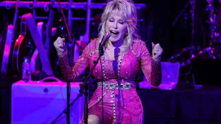 Country Queen Dolly Parton named 2021 Personality of the Year by “People” magazine for her “mega-philanthropy”