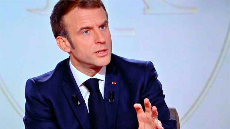 Emmanuel Macron maintains his desire to reform the system, with some nuances