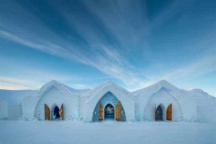 Ephemeral world tour at the Hôtel de Glace