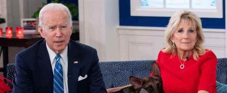 For Christmas, Biden praises Americans’ “immense courage” in the face of the pandemic