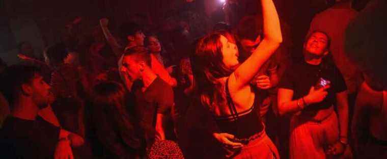 France bans dancing in bars and restaurants for four weeks