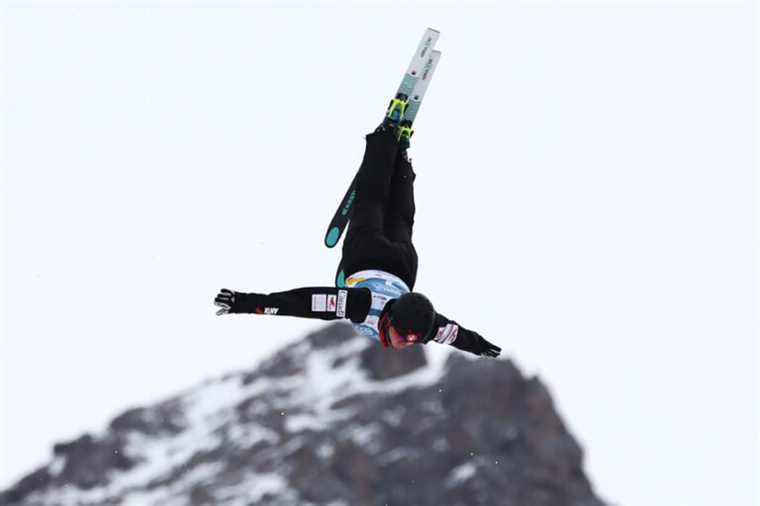 Freestyle skiing |  Marion Thénault at the foot of the podium in jumps in Ruka