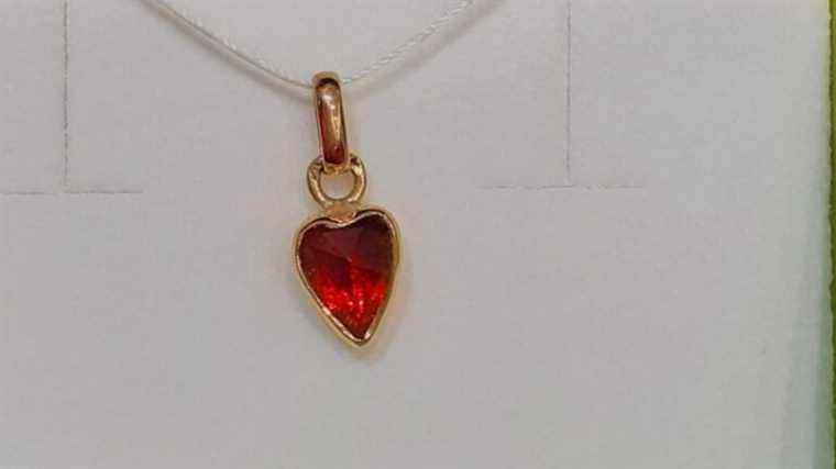 From December 13 to 17, on France Bleu Roussillon, win a magnificent garnet heart pendant