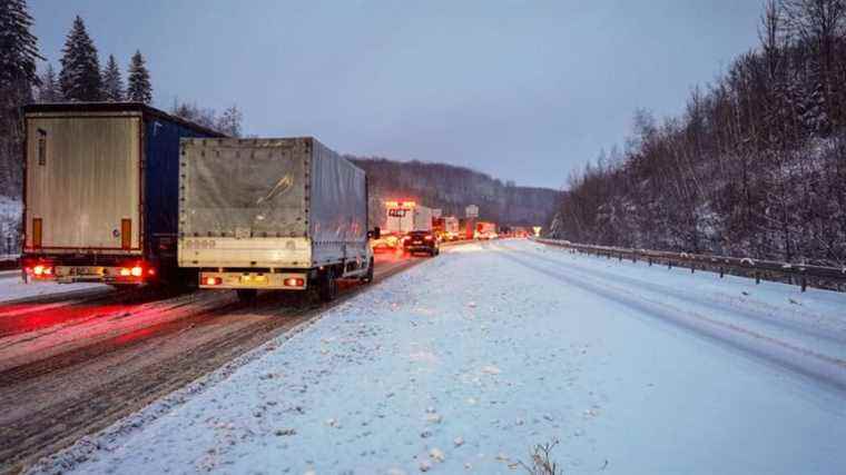 Heavy goods vehicles prohibited on the A89 between Les Martres-d’Artière and the Loire