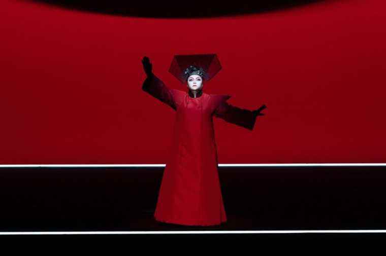 In Bastille, The Direction Of Bob Wilson And The Direction Of Dudamel Trigger For Puccini’s “Turandot” A Standing Ovation