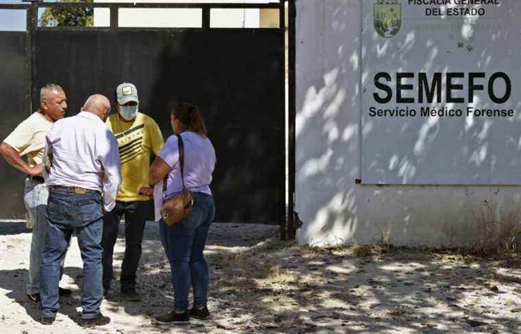 In the Mexican morgue, the relatives of the 55 migrants killed inconsolable