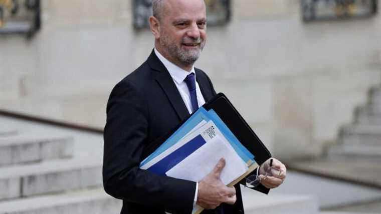 In the event of Covid-19 at school, “at least two negative tests” to return to class, announces Jean-Michel Blanquer