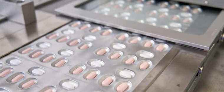 Israel receives first shipment of anti-Covid pills