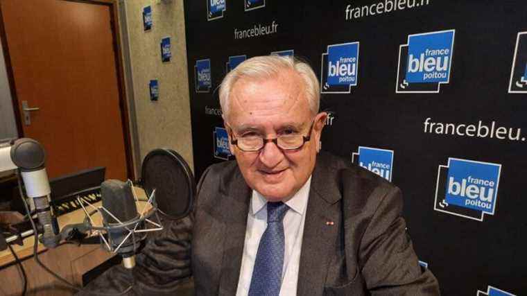 Jean Pierre Raffarin has not yet chosen between E. Macron and V. Pécresse for the presidential election