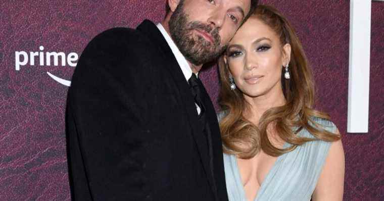 Jennifer Lopez and Ben Affleck: Touch Lovers on the Red Carpet