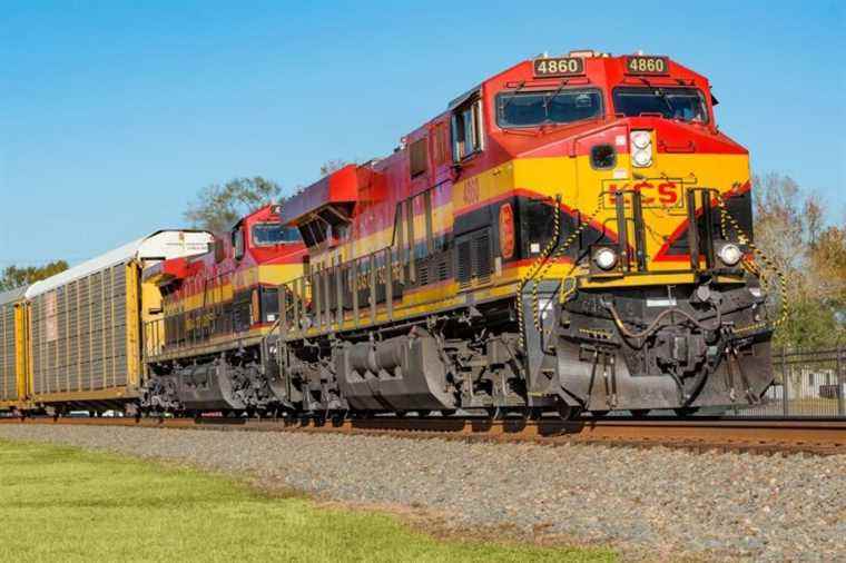 KCS shareholders approve CP buyout