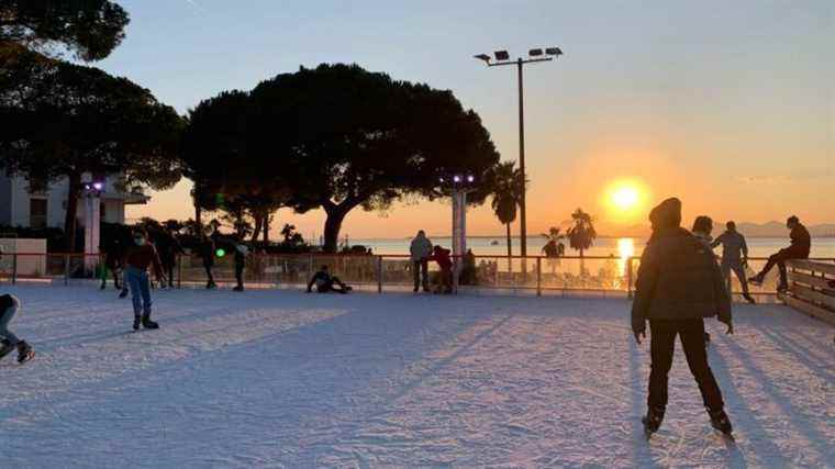 Magical ice rink facing the sea, in the Pinède in Juan-les-Pins