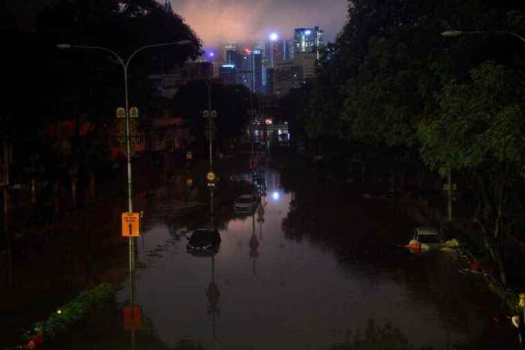 Malaysia |  Floods force evacuation of 22,000 people