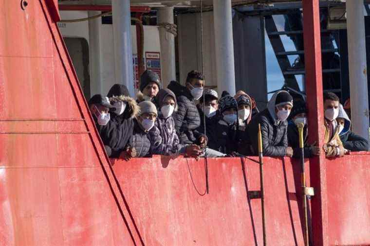 More than 270 migrants rescued in the central Mediterranean