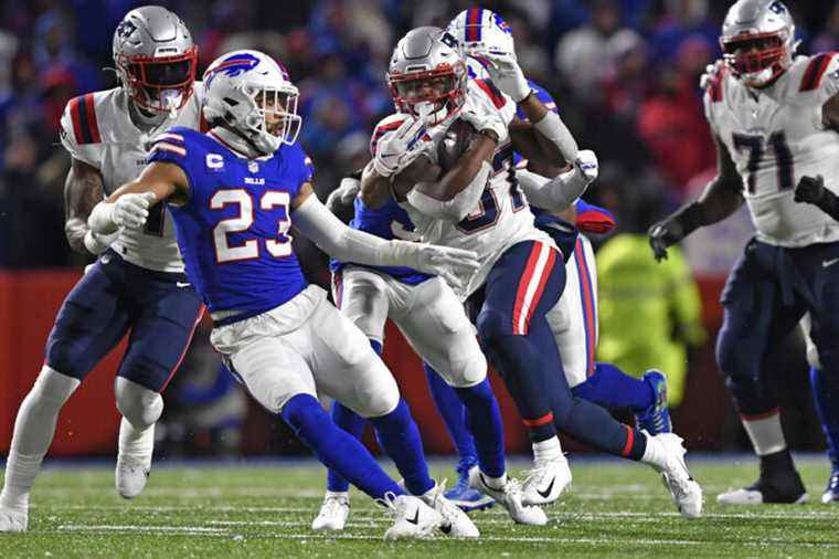 Patriots do enough to beat the Bills