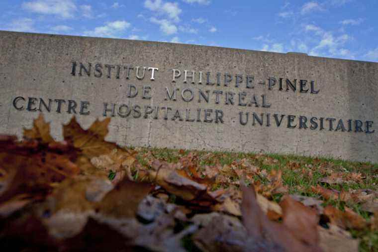 Philippe-Pinel Institute |  Union members demonstrate for increased security