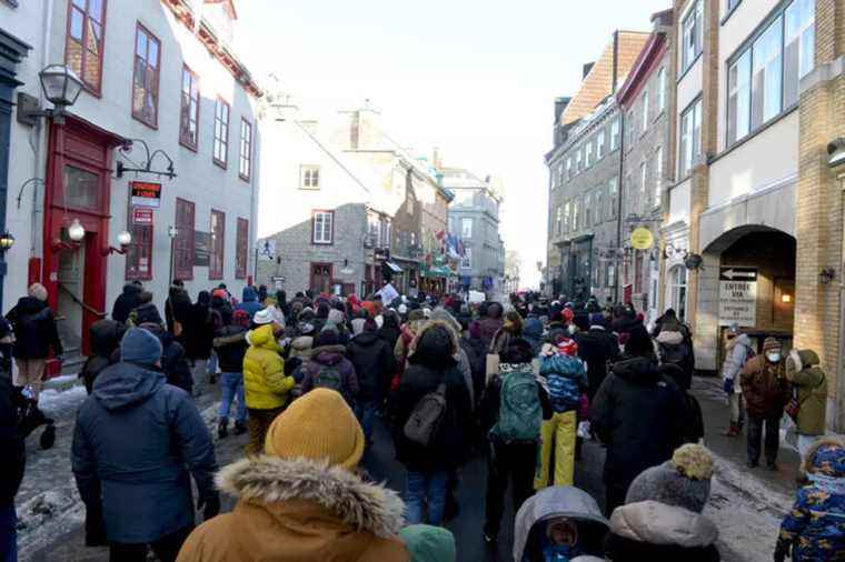 Quebec |  Protesters denounce police brutality and call for investigations