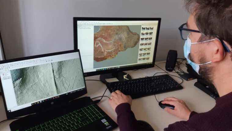 Researchers rely on 3D software to interpret traces and drawings on the walls