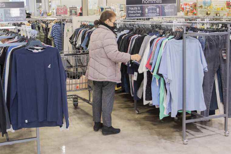 Retail sales increase in Canada, but decline in Quebec