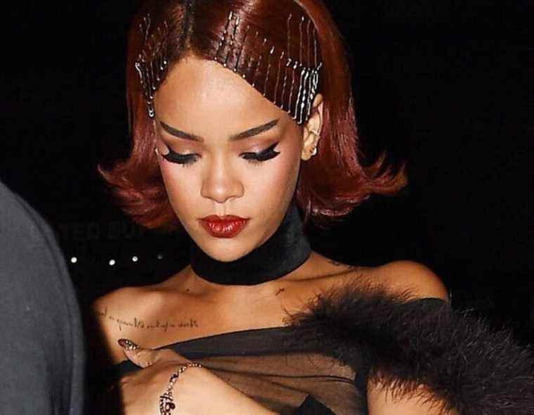 Rihanna was hot, very hot … when her breast escaped!