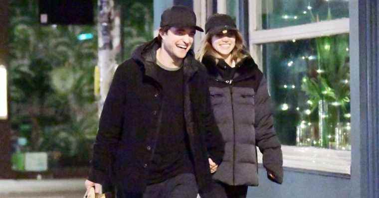 Robert Pattinson and Suki Waterhouse hand in hand: rare outing for the ultra discreet couple