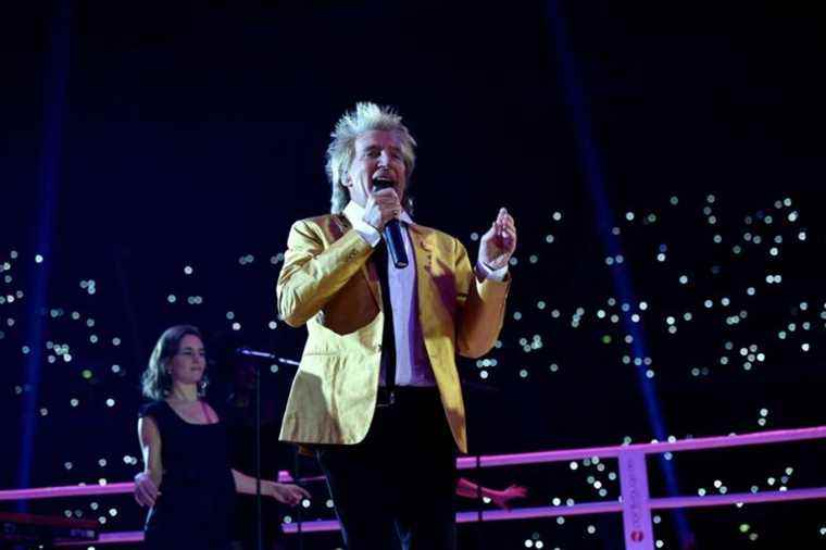 Rod Stewart pleads guilty to “assault” on security guard