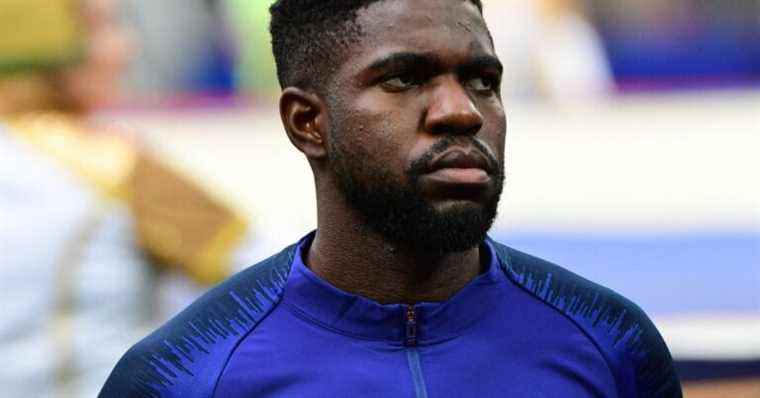 Samuel Umtiti targeted by supporters who climb on his car: he goes down and the tone rises!