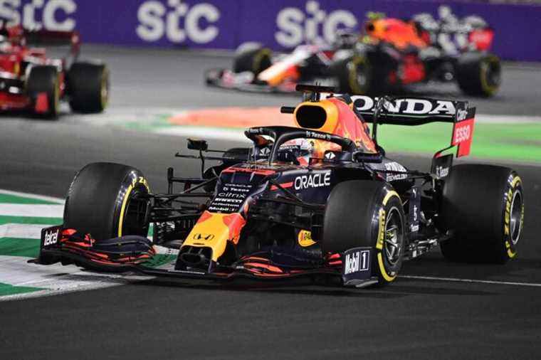 Saudi Arabian GP |  The race interrupted after 13 laps, Verstappen in the lead