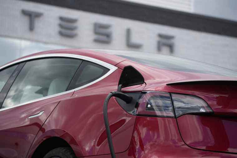 Tesla recalls nearly 500,000 Model 3 and Model S over trunk issues