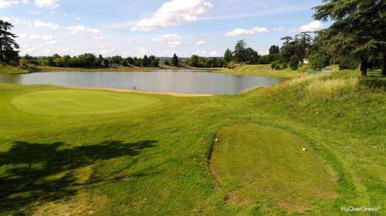 The Agen-Bon Encontre golf course will soon be sprayed with water from a borehole