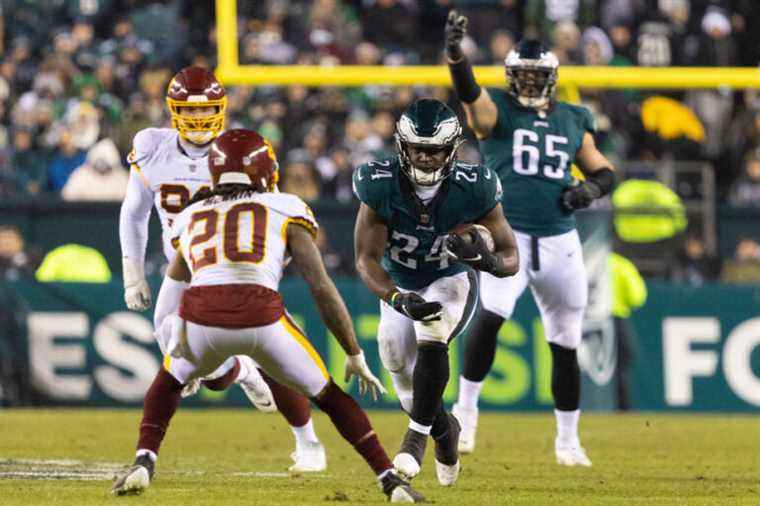 The Eagles pull off a comeback enough to defeat Washington